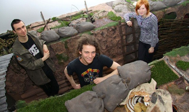 Art Students dig deep to replicate WW1 trench