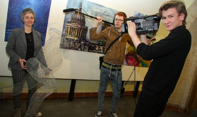 Movie makers document sculptor's work for art exhibition