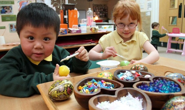 Pupils set to 'bling an egg' to mark ten years on new school site.