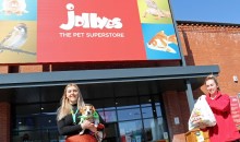 Pet superstore supports hospice fundraiser