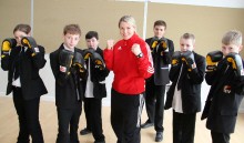 World title contender helps pupils aspire to succeed