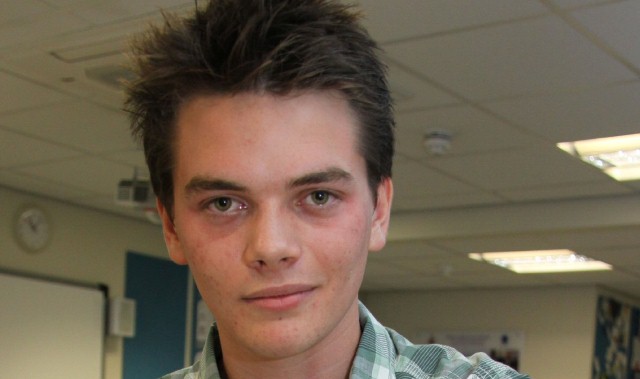 Student engineers scholarship at top university Student engineers scholarship at top university