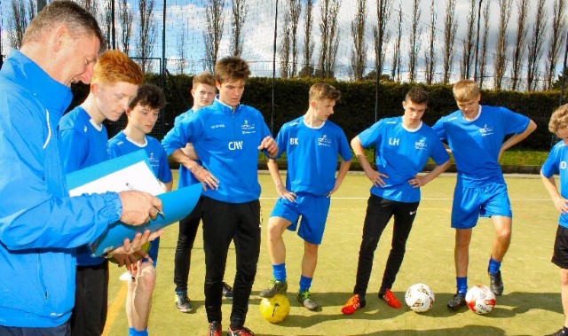 Footballing students gain coaching award