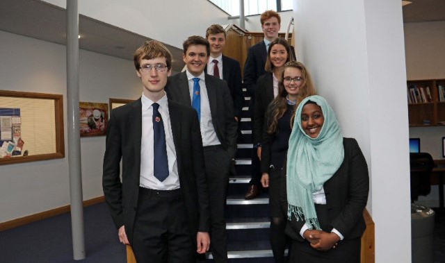 Oxbridge candidates expand thinking skills