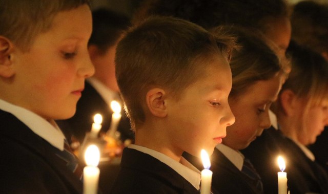 School hosts Christingle and carol service