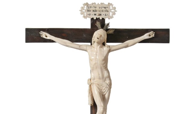 Carved figure of Christ to aid local hospice