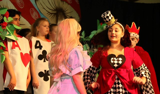 Cast transports audience to Wonderland