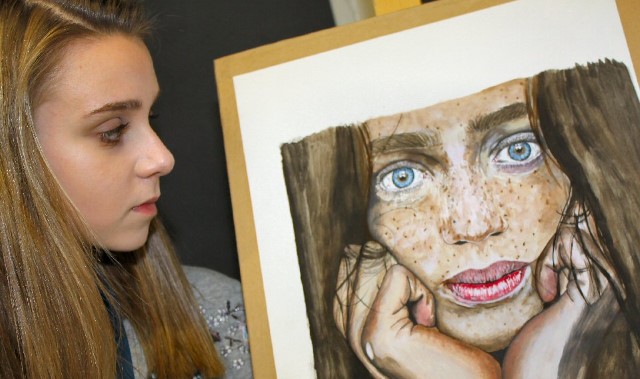 A level art student wins gold award