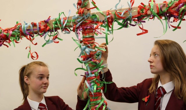 Pupils mark centenary of Armistice Day