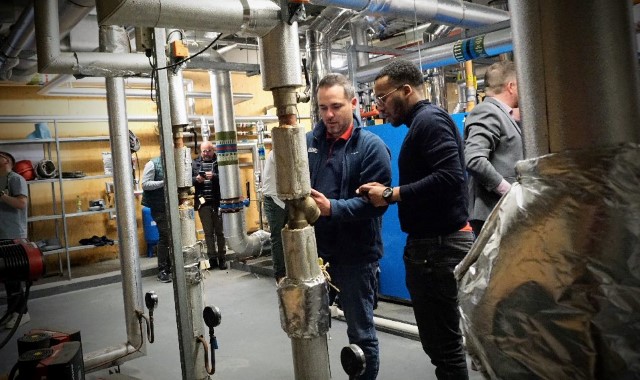 Thermal insulation trainees hone their skills Thermal insulation trainees hone their skills