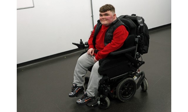 Wheels to glory - teen star scores for country