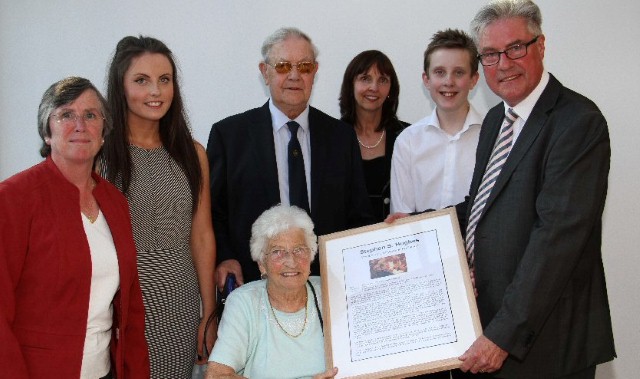 Retiring MEP is honoured by top school