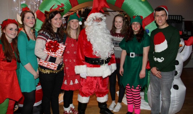 School helps to mark the start of the Yuletide festivities