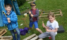 School hosts annual den building day