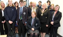 Mayor rewards students for raising awareness