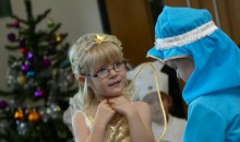 Little stars heralded Christmas with a traditional nativity 